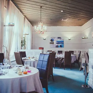 https://hotel-logis-le-bourbon.hotels-rhonealpes.com